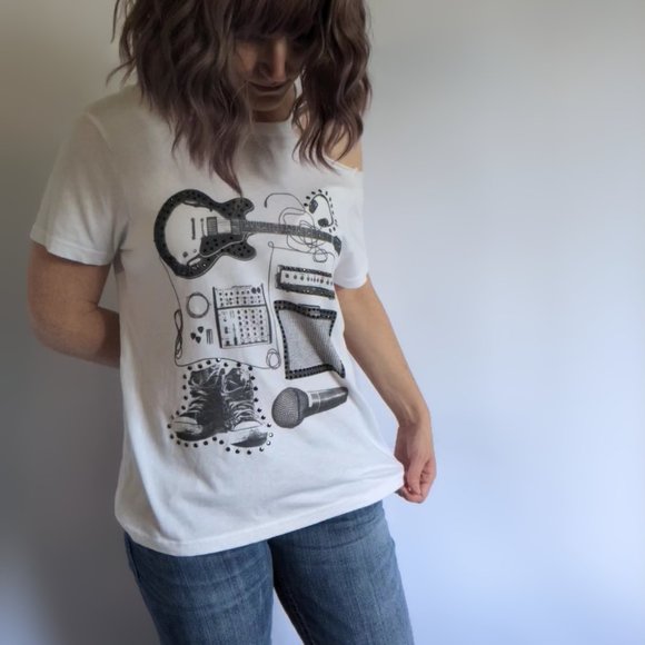 True Religion bare shoulder tshirt, sz xs. Electric guitar, mic, amplifier - Picture 1 of 12